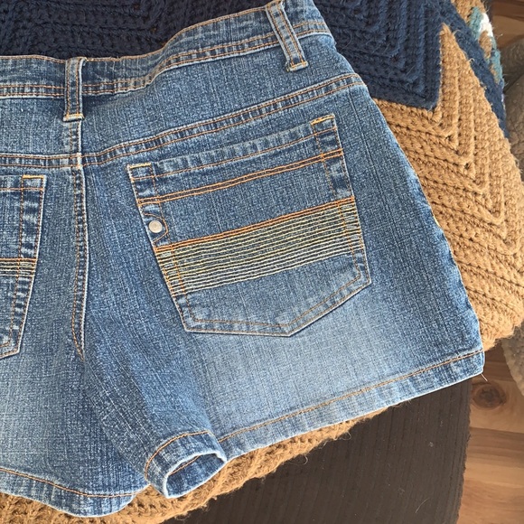 Jean shorts size juniors nine like new - Picture 7 of 7
